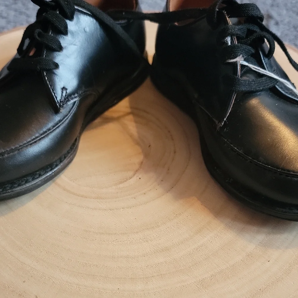 Black Leather Lace-Up Shoes By Poll Parrot